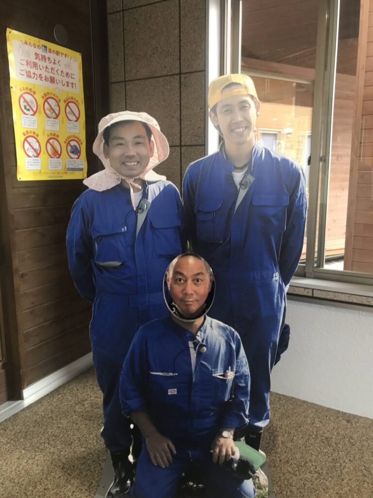 道の駅うりゅうに設置された農作業服の顔出しパネル