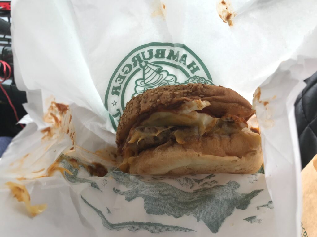 ラッキーピエロのバーガー
